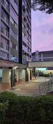 711 ANG MO KIO AVENUE 8 (D20), Shop House #623046551